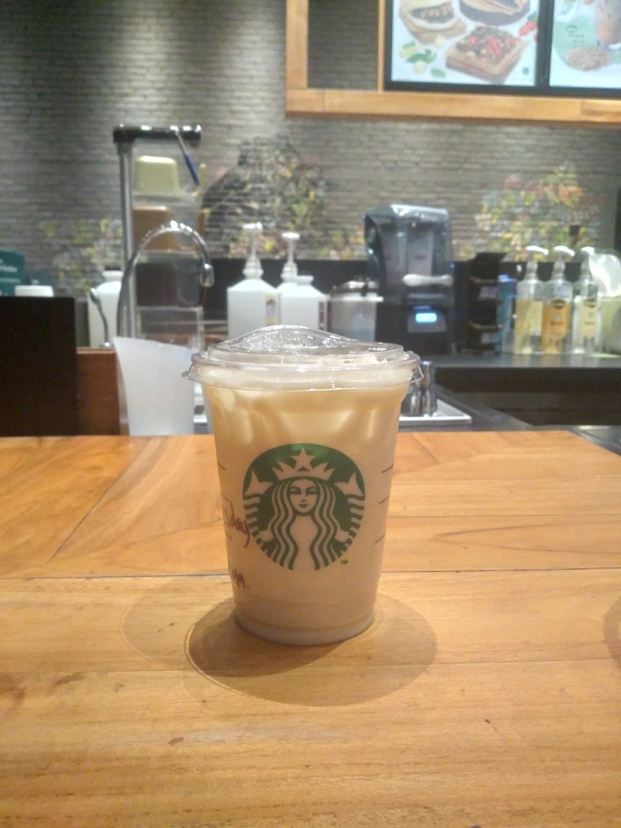 panggilankuRan's tweet photo. Iced Masala Chai Tea
Ini juga enak banget kalo dibikin hot, apalagi minumnya pas ujan², soalnya Chai tea ini kaya teh rempah gitu
Ordernya :
- Teavana Chai tea
- additional milk dairy
- sauce dolce (T 2, G 2, V 3)
- Syrup salted Caramel (T 1, G 2, V 2)
T :43k, G:46k, V: 48k https://t.co/tUft1hF5f4