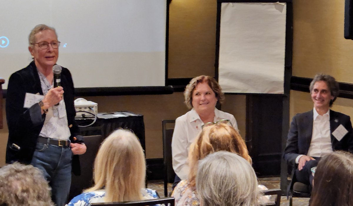 A 1st lively Fellows' debate: Art or science? #C2022 Le 1er mais certainement pas le dernier débat des boursiers: Évaluation : Art ou science ?<a href="/gailvbarrington/">Gail V Barrington</a>  <a href="/fdumaine/">Felix Dumaine</a>  #eval2022 #reconciliation #diversity #diversité