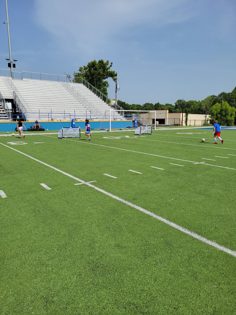 Coach_Padilla17's tweet photo. Bear soccer camp day 2 is in the books! We had a great time today. Our last day is tomorrow 10-noon at the stadium. #BearNation #BearSoccer https://t.co/yRv6e3PZ6e
