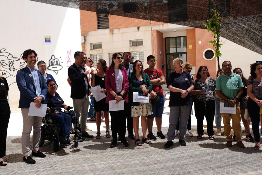 LolaFTrinidad's tweet photo. Hoy hemos celebrado el Día Nacional de las Lenguas de Signos acompañando a @SFSordosMalaga.
Desde @IgualdadAND seguimos luchando para promover la igualdad e inclusión del colectivo.
#YoconlaLSE https://t.co/DOEbj3qaOt