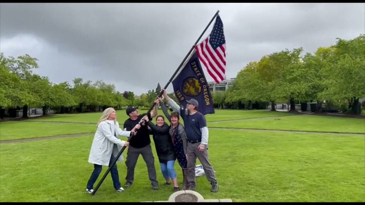 BDogg_OG's tweet photo. Oregon!
#RootsOfLiberty #OperationHappyBirthday
https://t.co/Z3zX5ns4HG
https://t.co/ocp03IRKX2 https://t.co/eDJ0ZsXUQv