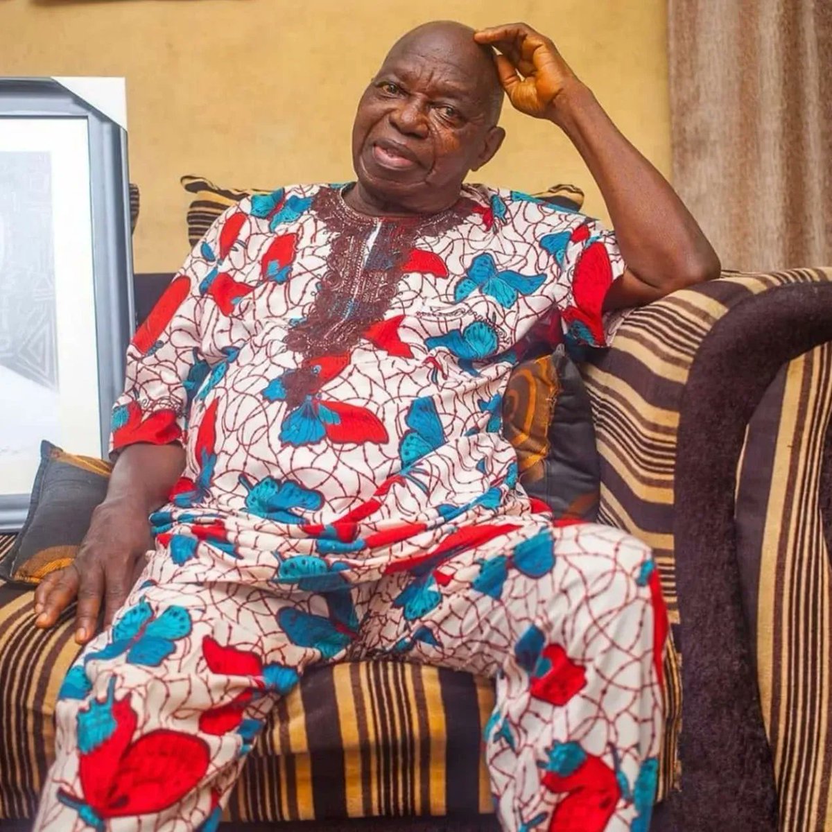 ShootsNg's tweet photo. Eda Onileola reigned on the vintage gramophones with his captivating renditions, flawless language use and sonorous voices that melodiously tore tympanum with the combination of sounds that were pleasant to the ears.
https://t.co/A4fmA91WJE 
#nollywoodmovies #yorubafilms @THR https://t.co/FElz6kJgt0