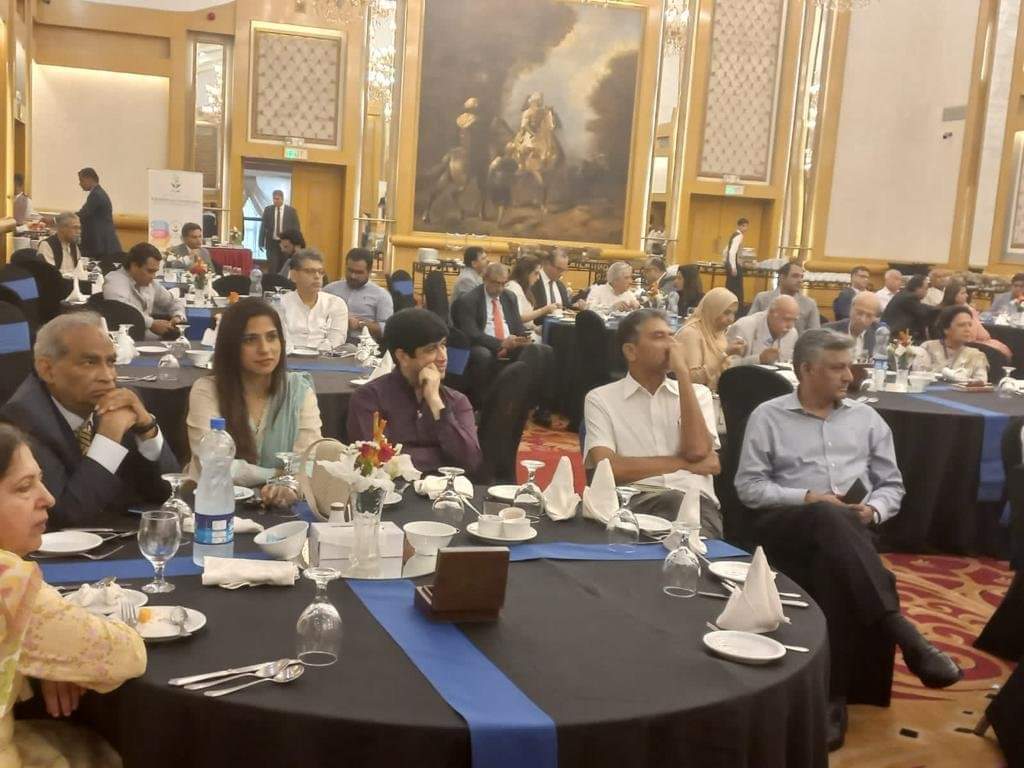 DrAmjadsaqib1's tweet image. Honoured to be invited by Rotary Club Karachi to share story of Akhuwat. Heartening to see the overwhelming support for Mawakhat. Thanks, Mr. Abdullah Feroz for organising a great event @Rotary @RotaryIslamabad
@RotaryPakistan @RotaryLahore
#Mawakhat #Akhuwat #RotaryClubKarachi