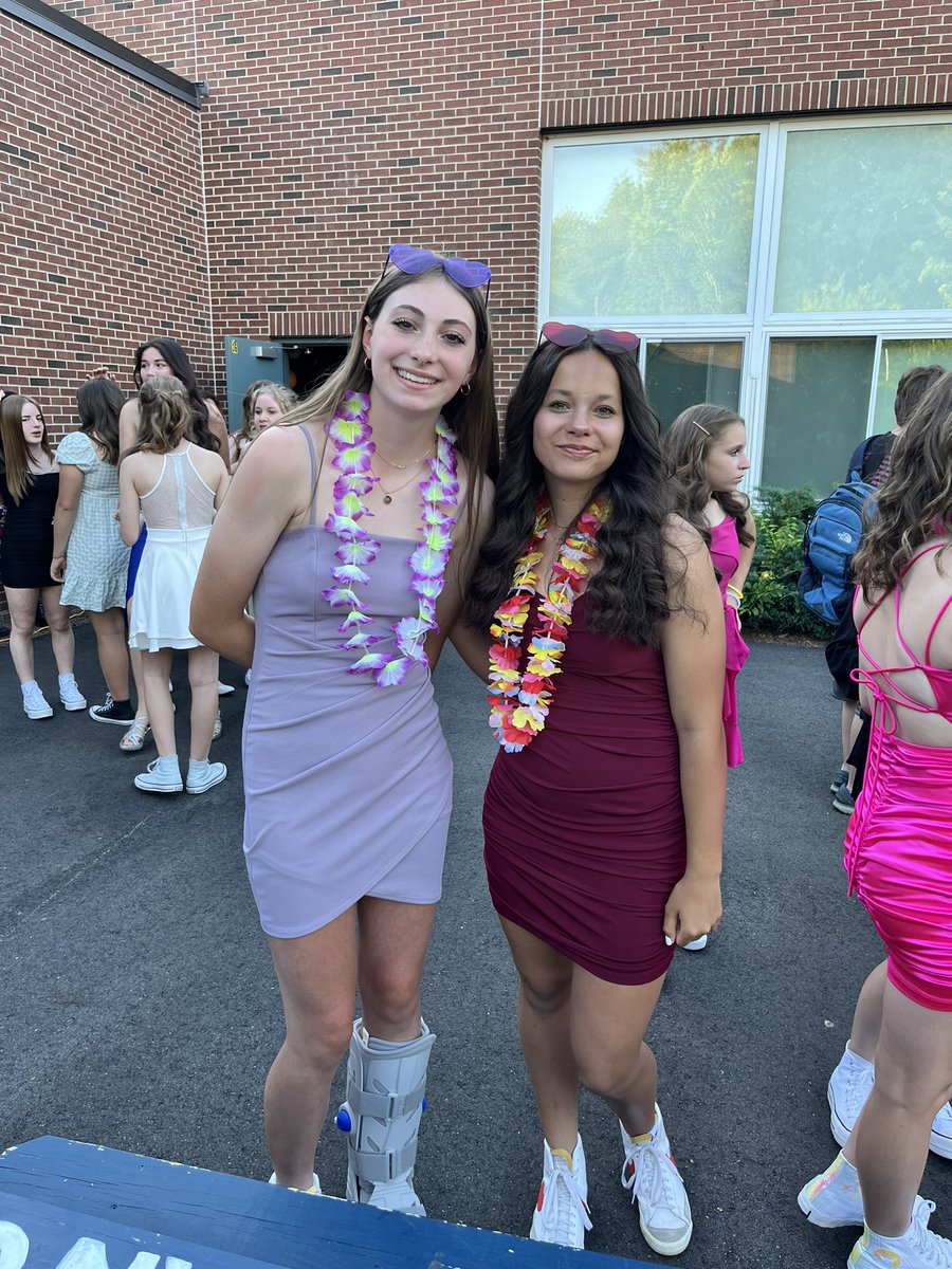 sutherland_educ's tweet photo. An awesome night at the 8th grade dance celebrating a terrific year. https://t.co/fFPjMlaSPP