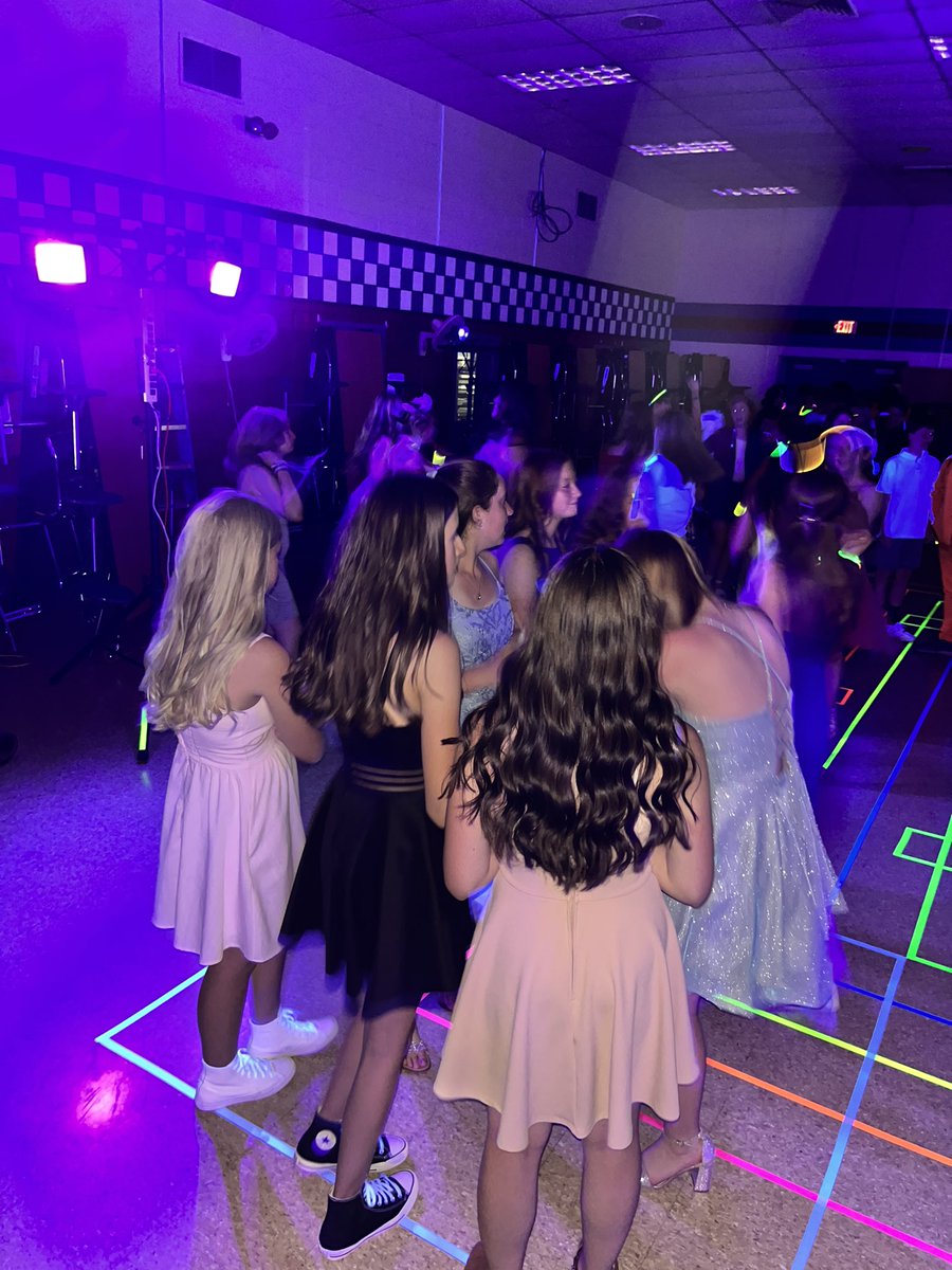 sutherland_educ's tweet photo. An awesome night at the 8th grade dance celebrating a terrific year. https://t.co/fFPjMlaSPP