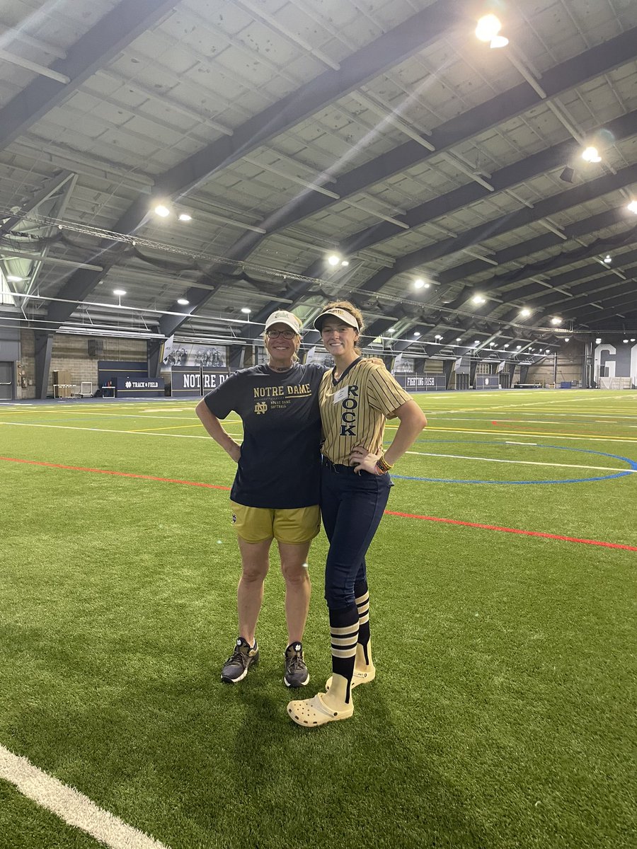 jackieyeager75's tweet photo. LOVED my time @NDsoftball today!! The coaches and players were so welcoming! I learned so much today and a big thank you to @NDcoachGumpf @2Ganeff @lizzylemire16 and other members of staff for making this such a memorable and positive camp! GO IRISH☘️☘️ @smsherlund @RockGoldVA16U https://t.co/05eJcgnfWz