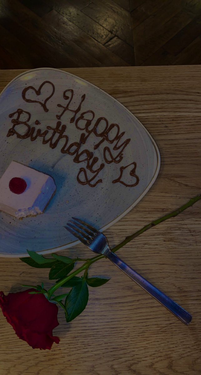 Uniquenf's tweet photo. #HBD to me. #15june 🤍. https://t.co/nnUCiRwOw8
