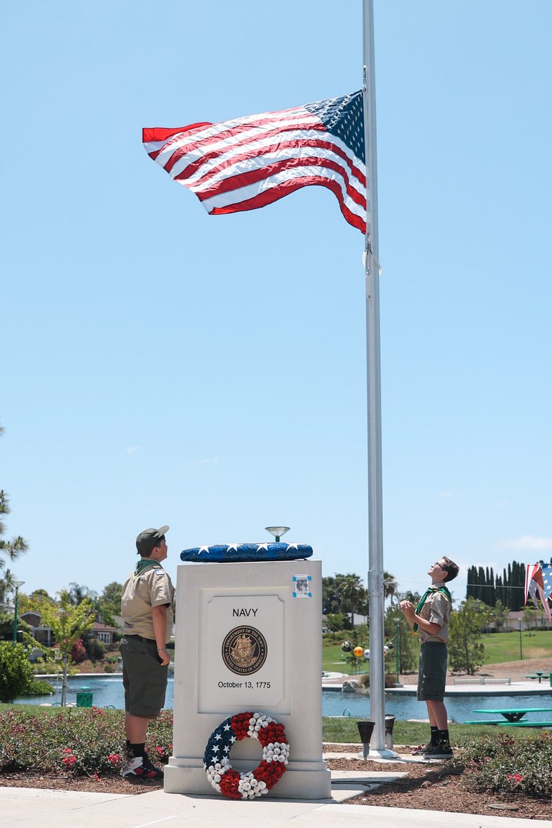 Lake Forest held a flag raising ceremony at Veterans Park on National Flag Day. 

“You got to put a flag up for criminy’s sake” -US Marine Veteran, Larry Arthur.

theepochtimes.com/lake-forest-fl…
