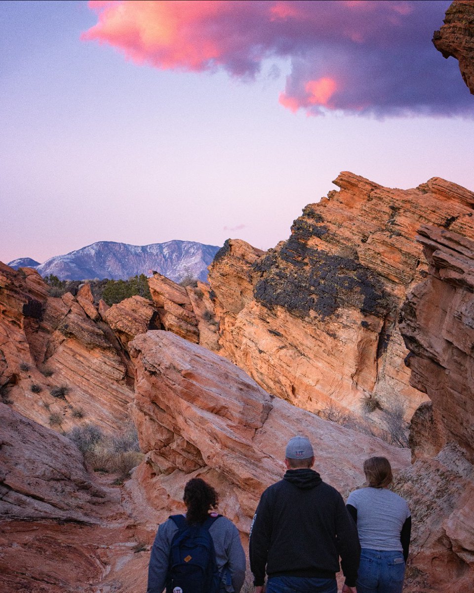 utahtechu's tweet photo. Explore your own backyard π and enjoy the scenic trails St. George has to offer with a group of friends as a fun summer activity. Cougar Cliffs Climbing area which is featured in this picture is less than six miles from campusβΌοΈ #activelearningactivelife https://t.co/Q1AkbUv5g6
