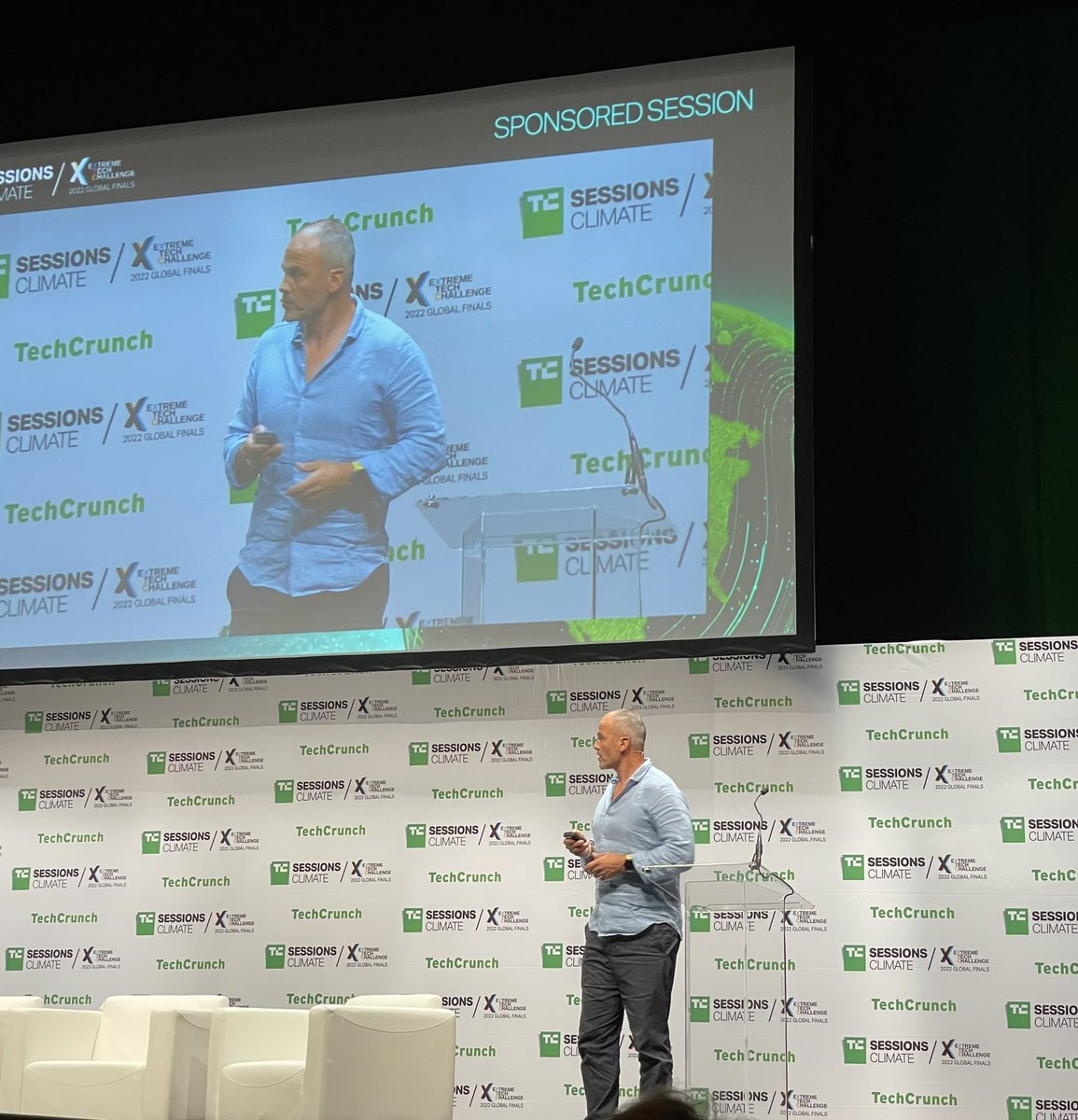 upsundotcom's tweet photo. [🌱 @TechCrunch: Climate 2022 ] 
Let’s get started! Our Co-founder &amp; CEO @FredPlais has just started his keynote “Reducing your cloud computing climate impact”
Follow us for some highlights before the full keynote broadcast in a few days! 
#sustainability #reducecarbonfootprint https://t.co/XNQF94KuGV