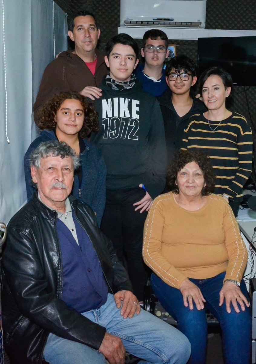 GiovanettL's tweet photo. Hoy en el programa en vivo de #InstaCodigoAdolescente de la @de_ciudadania , en FM Capital, fueron entrevistados Elsa Erice y Policiano Yáñez, #EmbajadoresAdultosMayores en el marco del 15 de Junio, Día Mundial de Toma de conciencia sobre el abuso y maltrato en la vejez.
#Nqn💙 https://t.co/r77EvjpZ2n