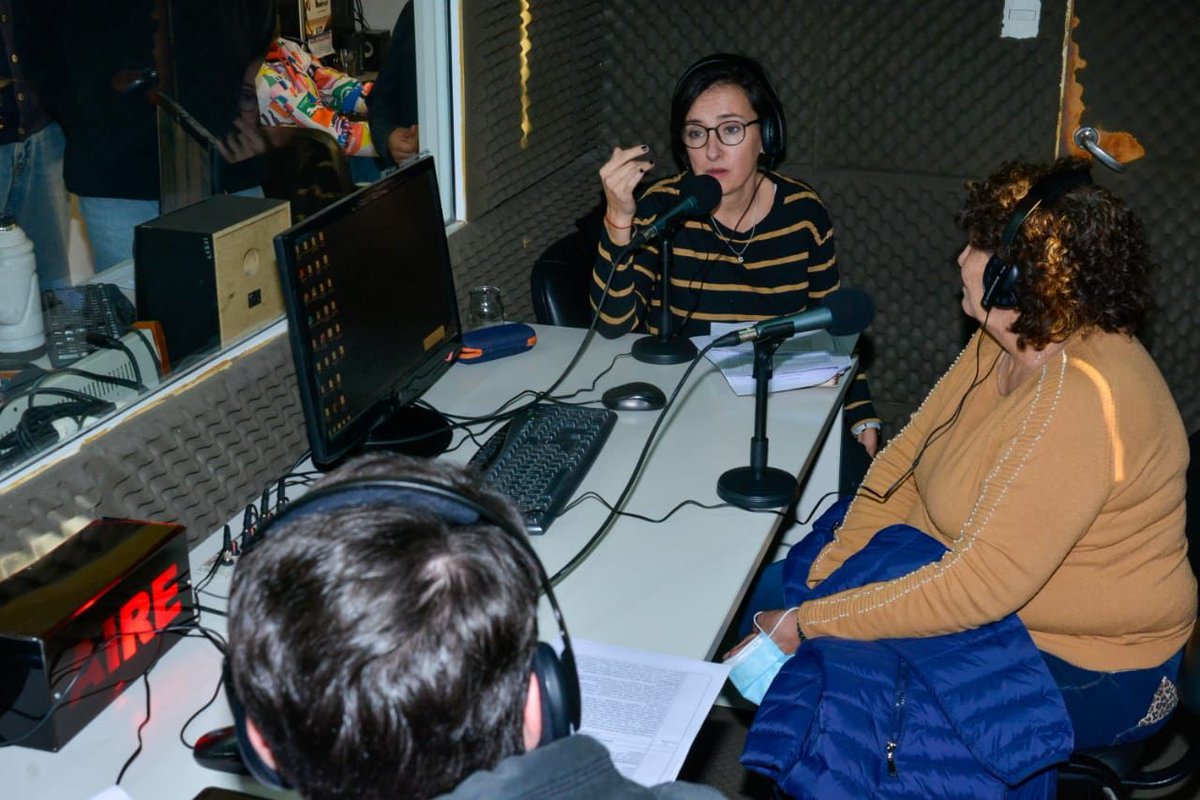 GiovanettL's tweet photo. Hoy en el programa en vivo de #InstaCodigoAdolescente de la @de_ciudadania , en FM Capital, fueron entrevistados Elsa Erice y Policiano Yáñez, #EmbajadoresAdultosMayores en el marco del 15 de Junio, Día Mundial de Toma de conciencia sobre el abuso y maltrato en la vejez.
#Nqn💙 https://t.co/r77EvjpZ2n