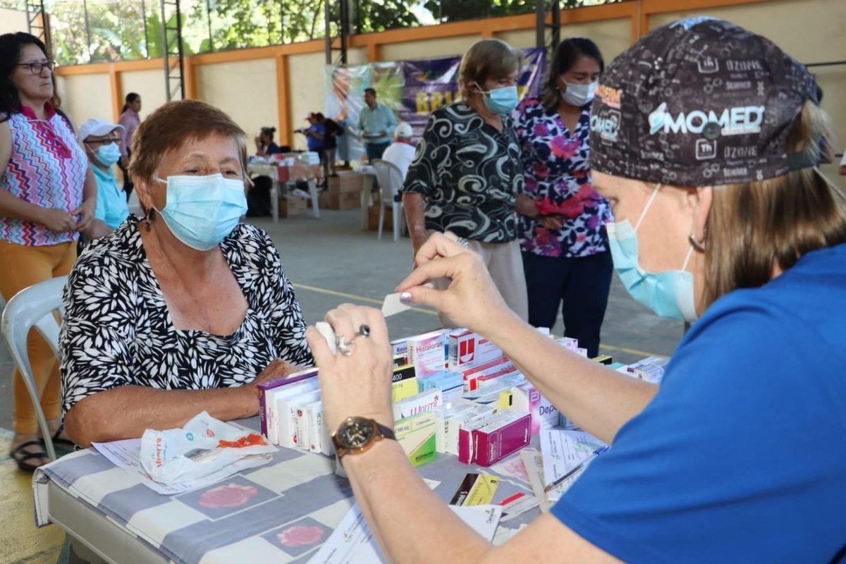 Nuestras brigadas médicas llegaron a #Moromoro, parroquia rural del cantón #Piñas, para brindar atención gratuita en distintas especialidades de la salud a cientos de habitantes de esa jurisdicción. Niños, adultos mayores y mujeres recibieron la asistencia.
