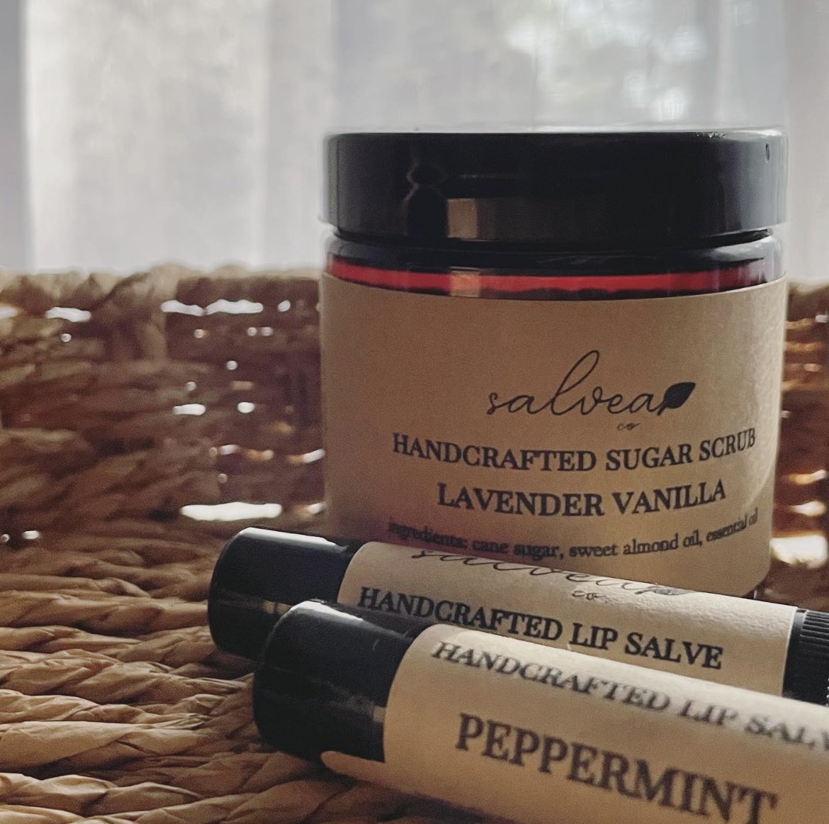 salveaco's tweet photo. Always made with simple, natural ingredients 🌱

Lip salves and body scrubs in my shop! https://t.co/YoB3zjoFU8

#fresh #skin #simple #nature #natural #salveaco #lipsalves #lipbalms #bodyscrubs #sugarscrubs https://t.co/tHcOh5tsme