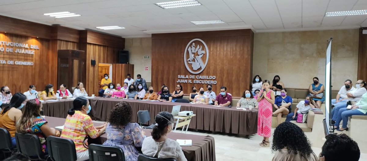 CONAVIM_MX's tweet photo. Estamos capacitando a funcionari@s de #Acapulco sobre el mecanismo de la #AVGM. Hoy asistieron 22 enlaces de género de las diversas unidades administrativas del ayuntamiento, como son: obras públicas, comisión agua potable, protección civil, DIF municipal, entre otras. https://t.co/DMaFqD8Jyj