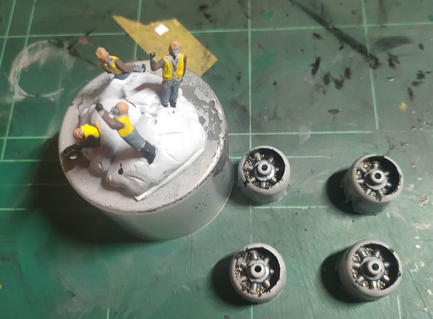 WartsNAllModels's tweet image. Going live on  in 30 minutes, detailing 3 #kits on 1 stream, hitting the #lancaster #bombbay, #finishing the #Halifax #aircrew and #engines, the #spitfire #interior, and a stack of #canopy work. Pop past and chat! #scalemodels #ww2 #aircraft #172scale