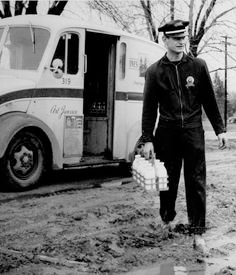 rickyricksmusic's tweet photo. Back in the day - Did you have milk delivered to your house? (yea or nay) https://t.co/6r0ncN7PQA