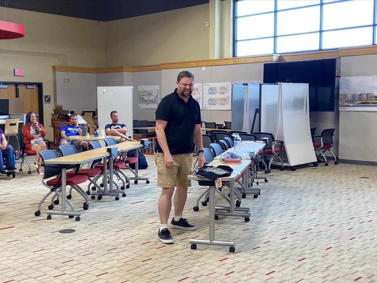 TeachCodeNeb's tweet image. Some photos from the awards ceremony at the end of Code.org #summerworkshops @TeachCodeNeb! Everyone did great! Great thanks to , @unltlte, @PeterKiewitInst, @TeachCodeNeb for all the great prizes!
@TeachCode @UNLComputing #UNLTechEDGE