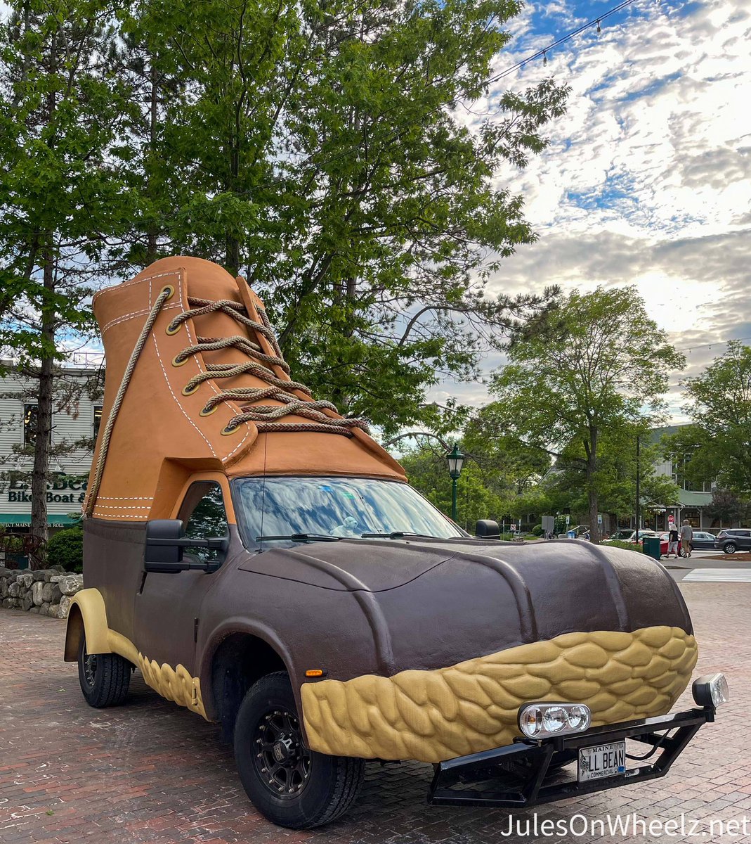 JulesOnWheelz's tweet photo. Driving shoes have a whole new meaning…
@LLBean @LLBeanFreeport #duckboots #Maine #waterproof #julesonwheelz #ibeatcancer https://t.co/7UP1Zf2dzk