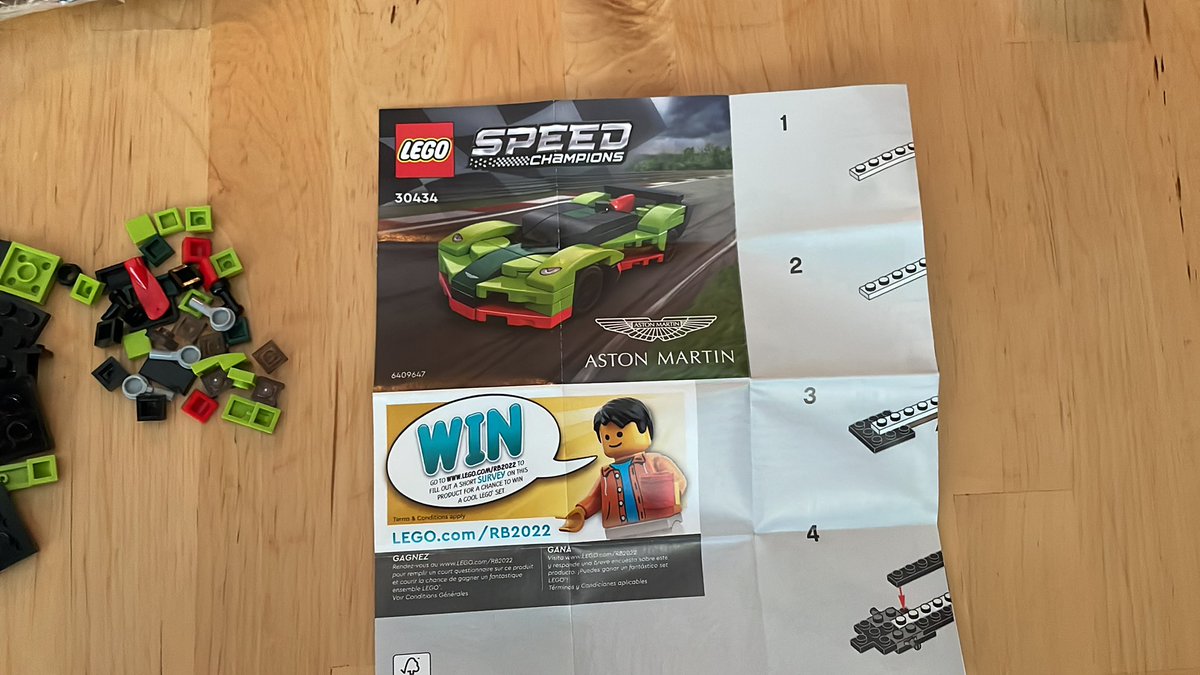 VTFitzC's tweet photo. Mostly it’s the instruction manual. I just wanted a nice clean photo, but the way it was designed/printed and the way it was then folded meant I cannot unless I purposely retold it myself. @LEGO_Group clearly expects too much from me! 🤣🤣 https://t.co/X1rlWfJbtk