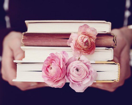 joyfulng's tweet photo. “Books: a beautifully browsable invention that needs no electricity and exists in a readable form no matter what happens.”
#NicholsonBaker 🌸📚 https://t.co/RDgm4kLXTZ