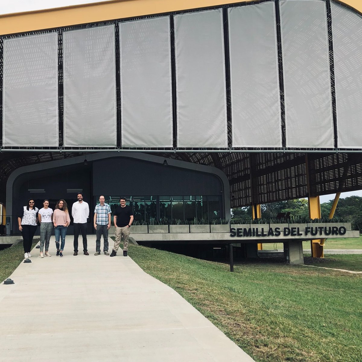 🇧🇷 In Brazil, the Alliance and <a href="/USAID/">USAID</a> work with local partners to engage the private sector in creating sustainable solutions for the forest and people.
 
Last week, our team Program team from Brazil visited the Alliance campus in Palmira, Colombia, for knowledge exchange.