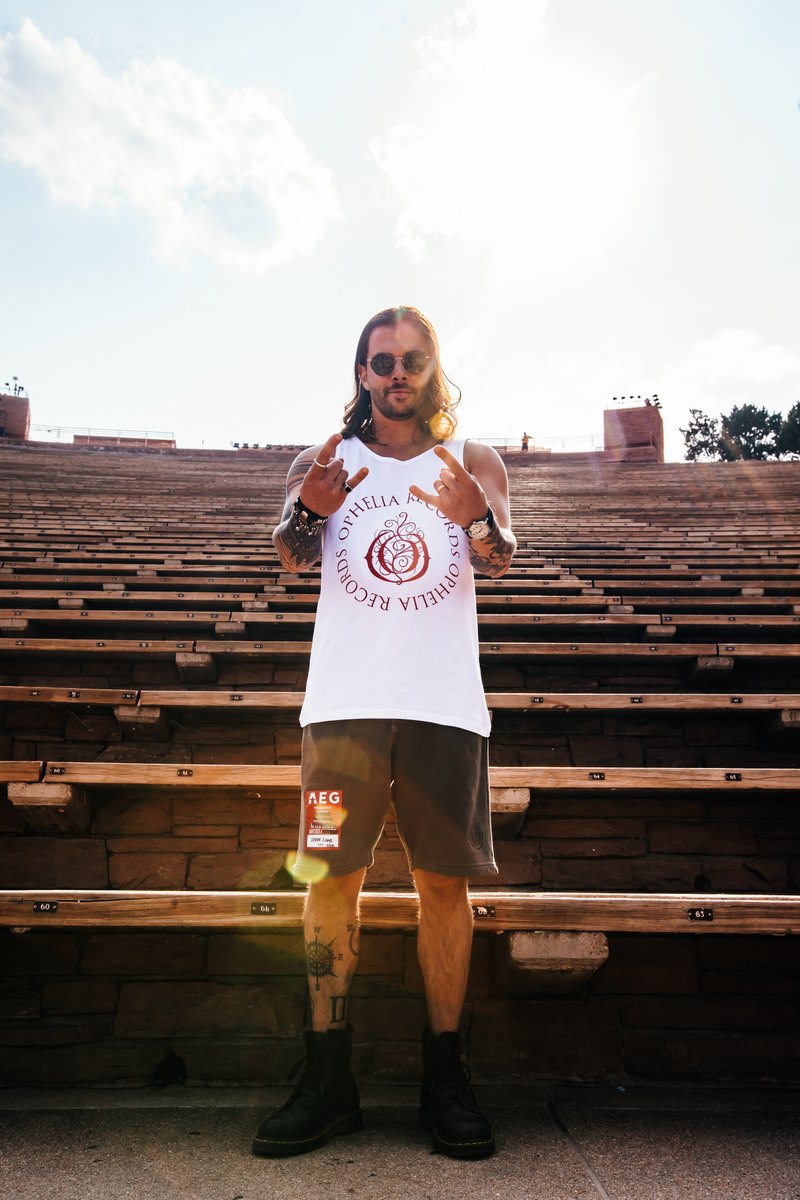 SevenLionsMusic's tweet photo. Drinking With Strangers returns at the @RedRocksCO pre-party at @LarimerLounge next Wednesday!
To enter:
1.Favorite and tag 2 friends on this tweet
2.Tweet a creative beverage or food themed photo on IG or TW using the hashtag #DWSRedRocks. We’ll select 5 winners next Monday! https://t.co/GvQq3TrpMW