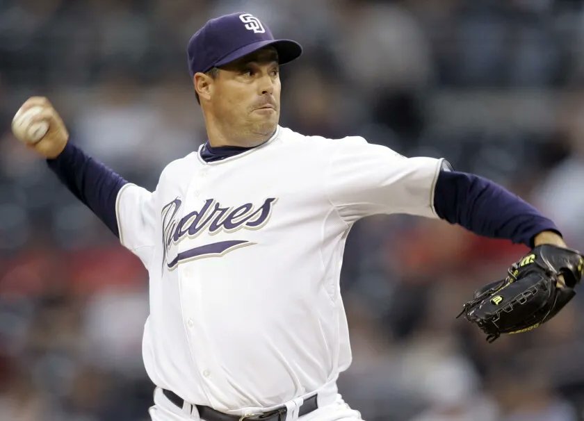 Guzmandatos's tweet photo. #GuzmánDato #TimeToShine #LosPadres
Revisando las estadísticas de David Wells y Greg Maddux con @LosPadres, me pareció curioso que con la franela carmelita los dos terminaron con marca pareja en ganados y perdidos. 18-18 para "El Gordito de Point Loma" y 20-20 para "El Profesor". https://t.co/4xjXvcQv1k