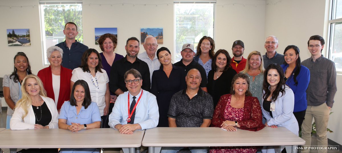 EdAllianceWasho's tweet image. Thank you, Inskip Photography for taking wonderful photos of our board members at our last meeting of the year! 

Click the link to see more!

ow.ly/orZI50JxEYI

#BestBoardEver