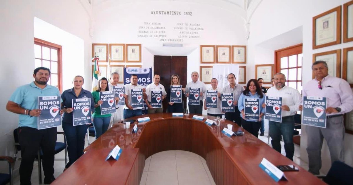 ColimaMunicipio's tweet photo. Hoy dimos un paso muy importante con la
@ColimaPolicia y las asociaciones empresariales de #Colima, que se suman a nuestras capacitaciones #PuntoSeguro.

Con este curso, la campaña #NoEsNormalPideApoyo llega a más espacios. https://t.co/kYCsSDm9NZ