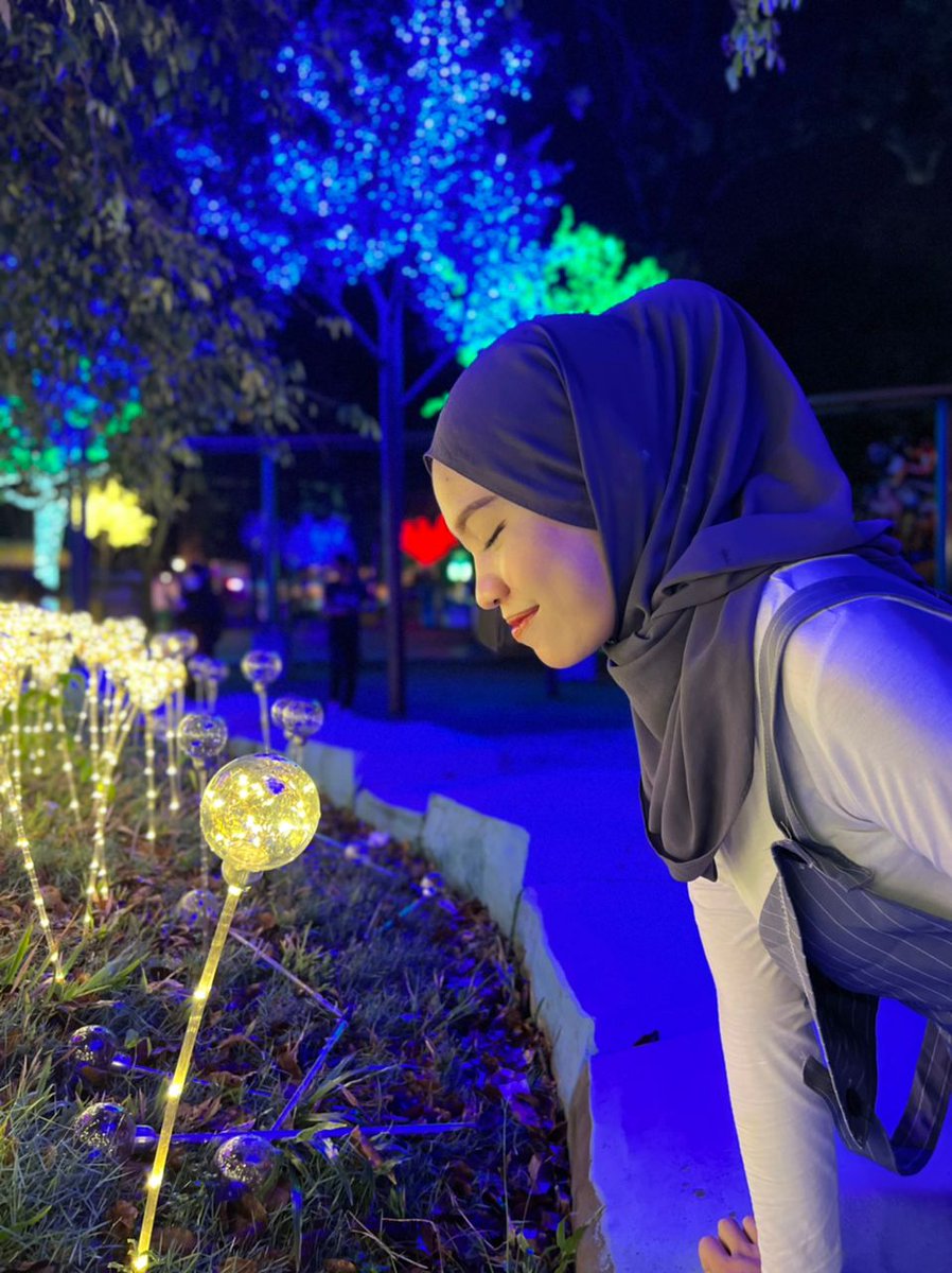 Tahu bkn bunga tp sja nk candid acah ii 😅