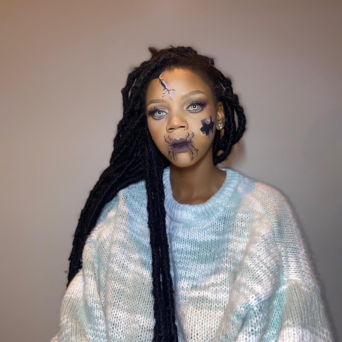 tsogangradebe's tweet photo. #7days7faces 

day 2: illusion 

This look took longer than I expected it to, it was a challenge but we did it 

#makeup #7daychallenge #illusionmakeup #illusion
#makeupchallenge #creativemakeup #glam #spidermakeup #puzzlemakeup #brokendollmakeup 
#maybellineNY https://t.co/Ut1nNNVIgN