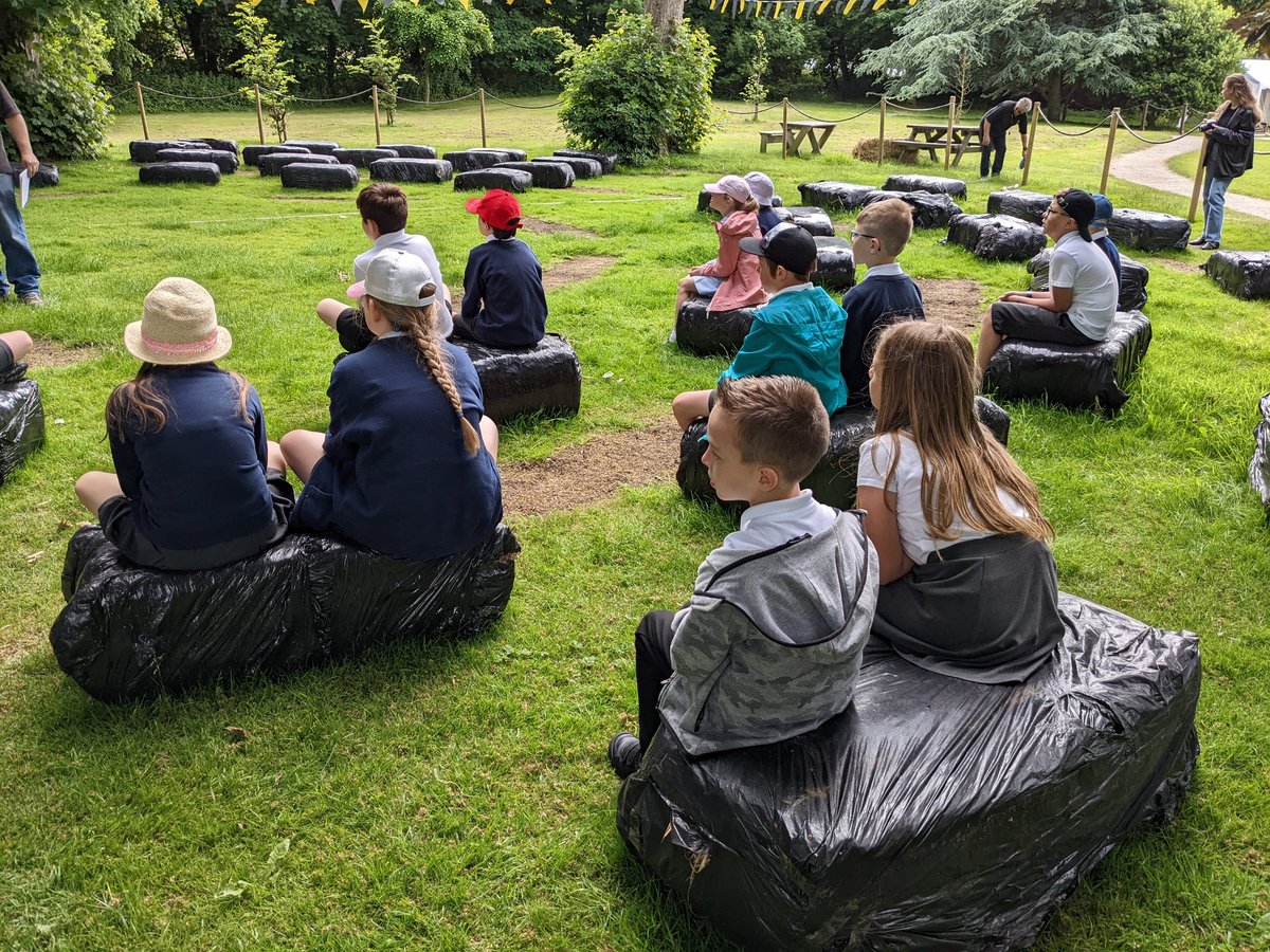 SpringCottagePS's tweet image. Year 3 had an amazing day at @SewerbyHall taking part in an Anglo Saxon workshop. Thank you to all of the staff and volunteers. The children had a fantastic day and learned a lot! #SpringCottageHistory