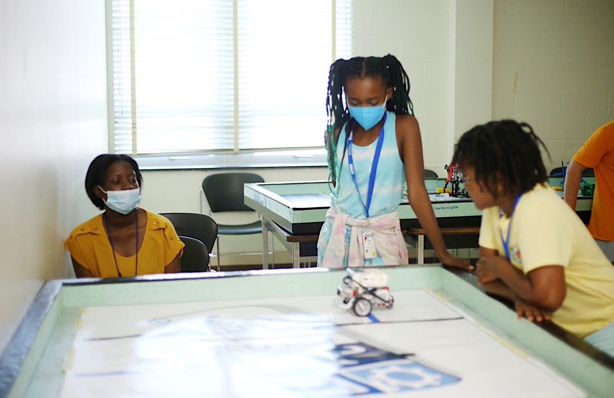 Today our campers have also practiced coding using Lego robotics! 🤖 #seebluestemcamp #seeblue #seeblueseestem