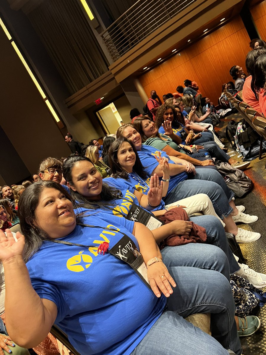 PISD_AVID's tweet photo. The AVID team from LF Smith is learning and leading at the Dallas Summer Institute General Session! #AVID4Possibility #PasadenaISD https://t.co/HOhU47VhSg