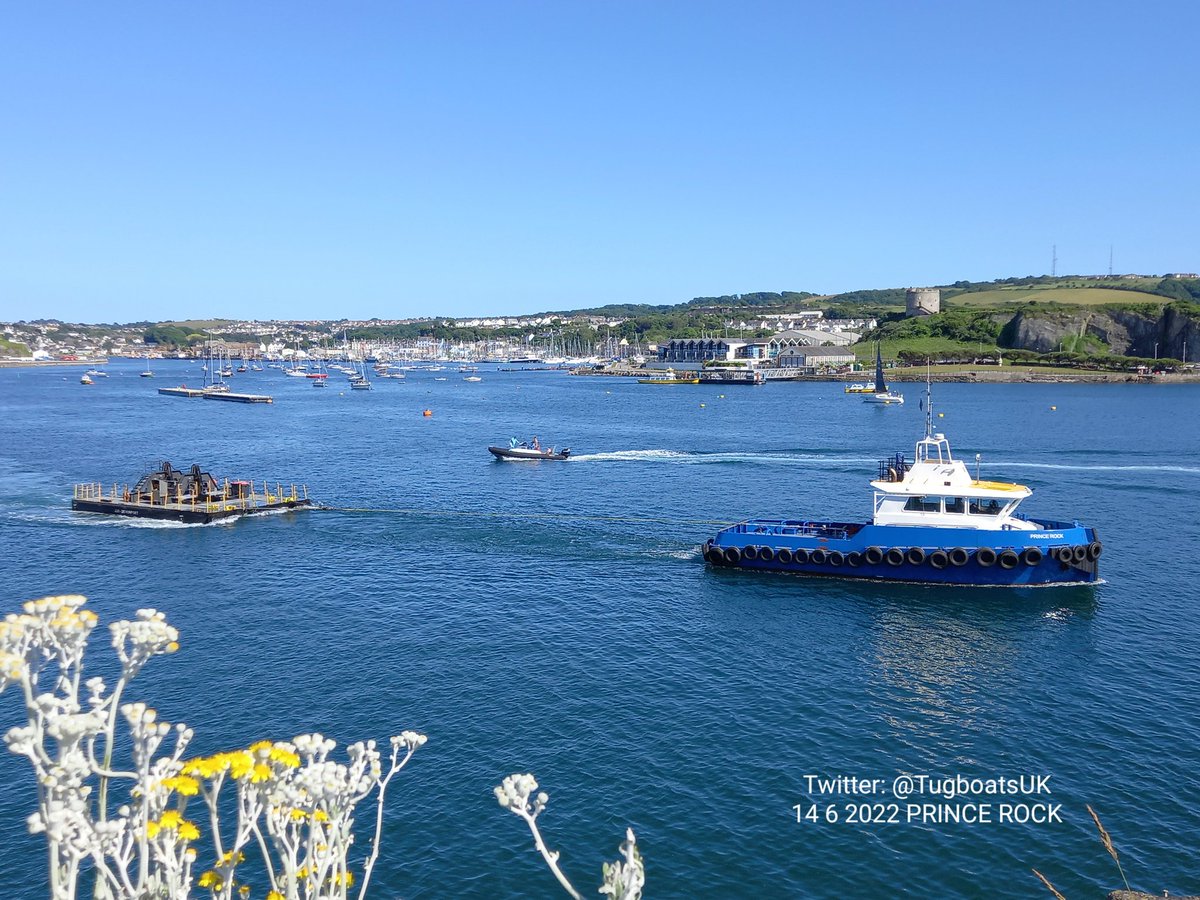 TugboatsUK's tweet photo. Tug PRINCE ROCK in front of Mount Batten, Cattewater, Plymouth, this evening. #Plymouth #Cattewater #tuglife #LiquidHighway #BritainsOceanCity #MountBatten #PrinceRock #tug #tugs #tugboats #tugboat @PlymouthDevon1 https://t.co/GxYV5VGeR6