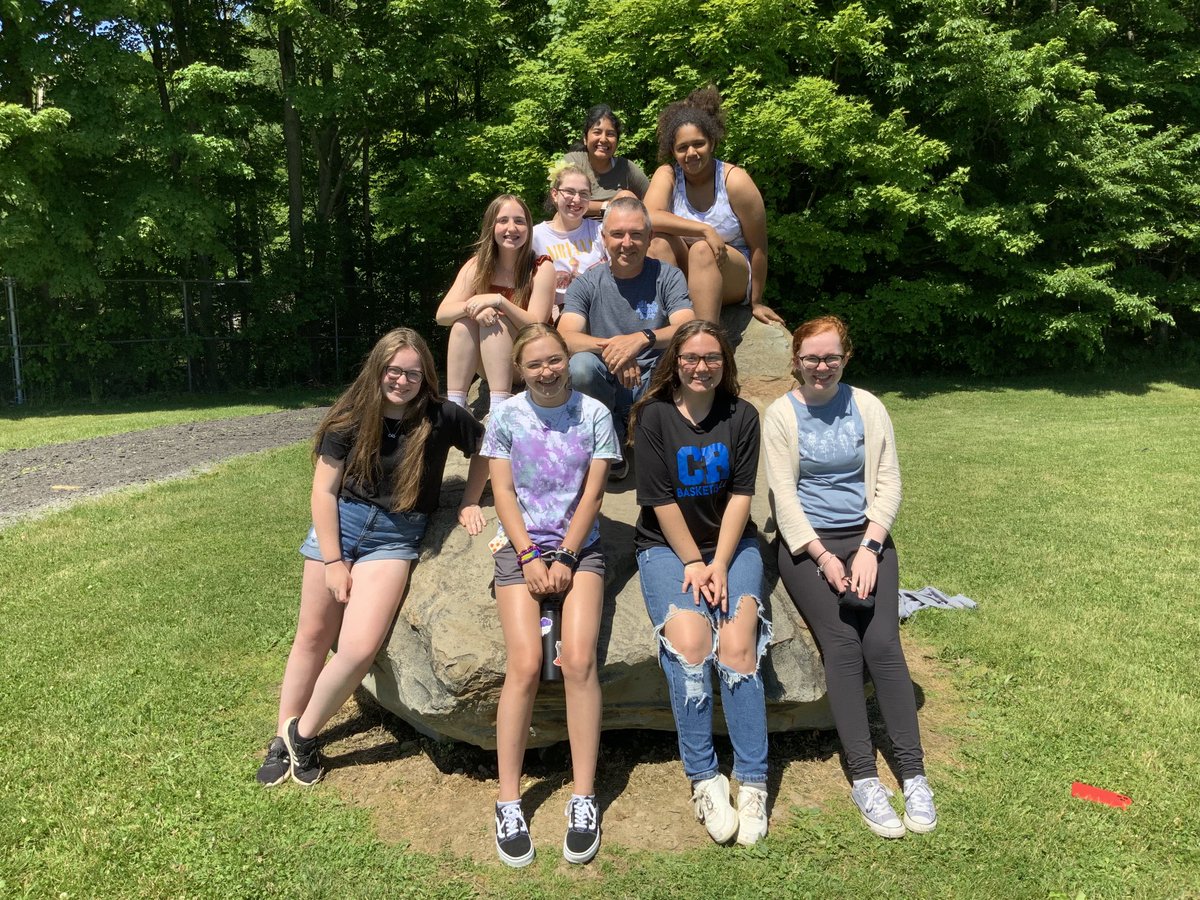 KellyVolz2's tweet photo. So that’s a wrap on the school year.  What a great Teen Leadership group I had for the year at CRCS.  Gonna miss them as they make the move to high school next year.  I’m sure they all have great things ahead of them ….. stay in touch! #mycrcs https://t.co/GDcFyK4srp
