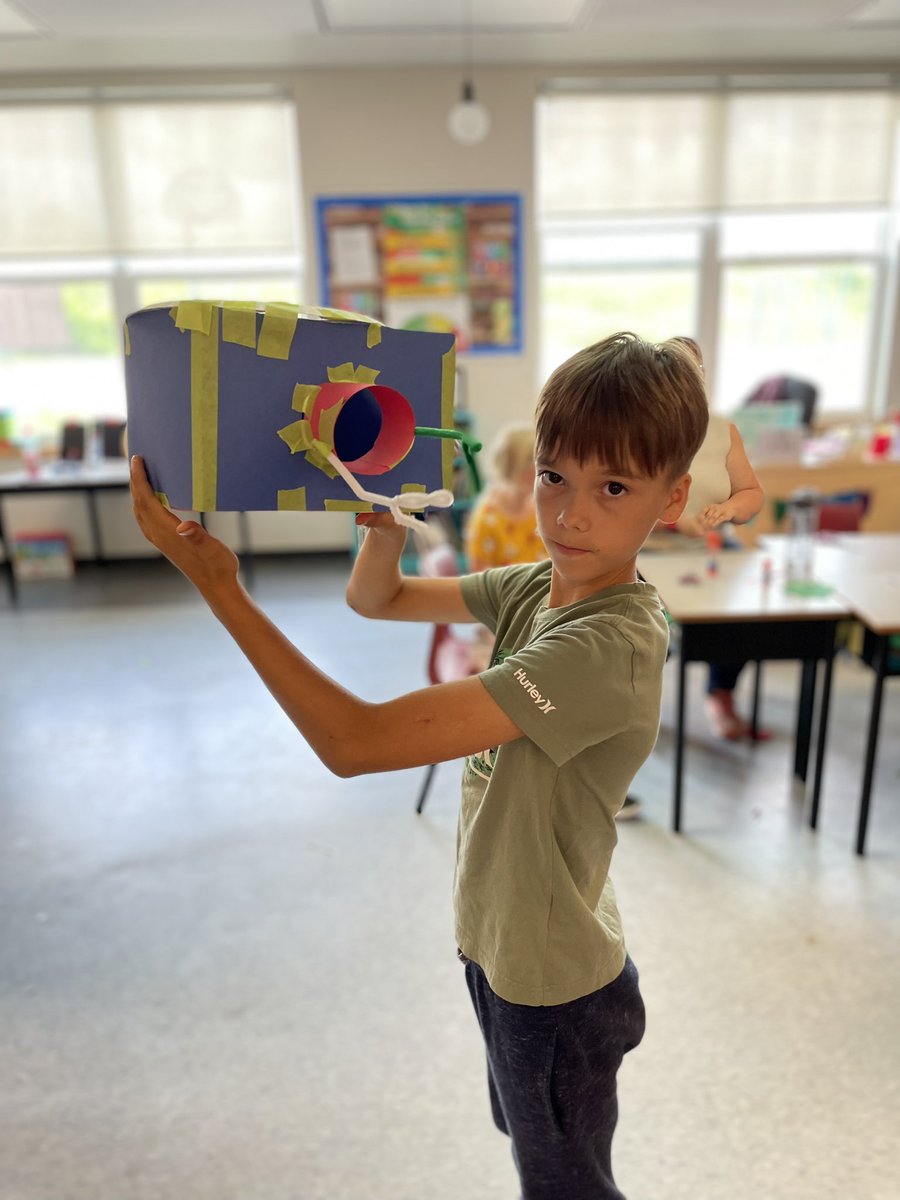 After being inspired by <a href="/MrHennigar/">Jeff Hennigar</a> visit. My class took what they learned and led a presentation and lesson for the gr 2/3 class. Students learned about ocean pollution and created their own cleaning prototypes. 40 students working together! <a href="/brilliant_labs/">Brilliant Labs / Labos Créatifs</a> <a href="/msvictoriacook/">Victoria Cook</a>