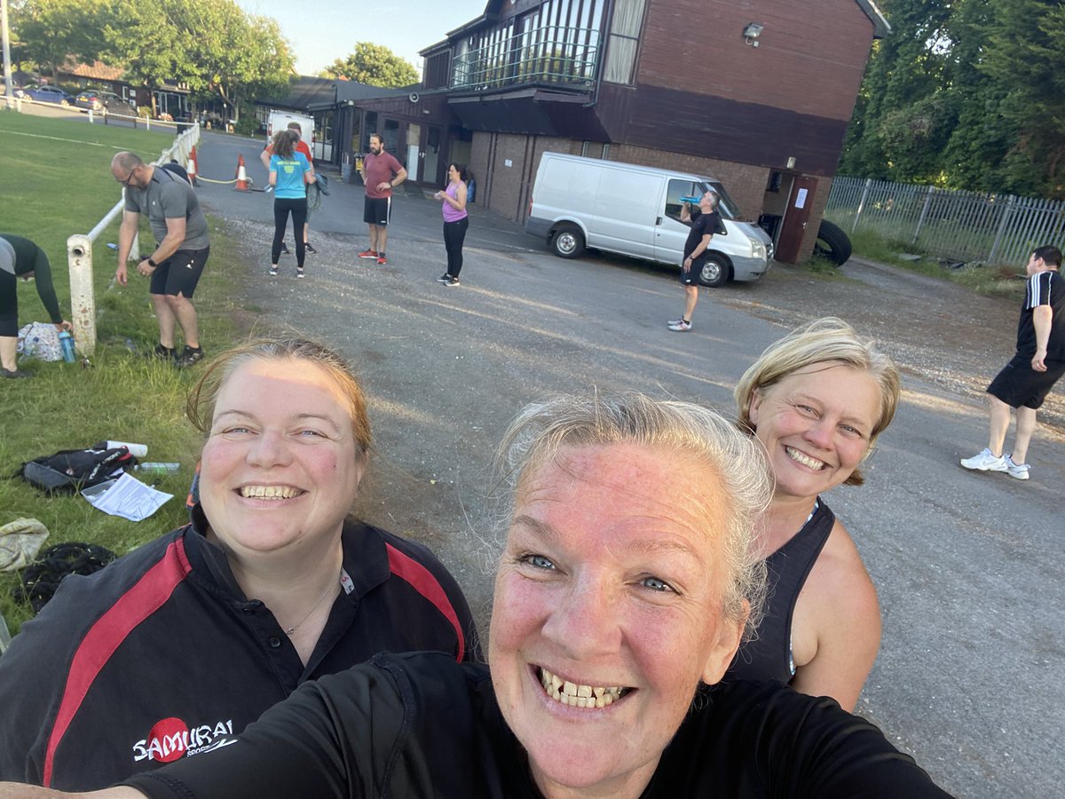 … stop press … @lancashirerugby County President joins in with rugby fitness training. Will she be able to walk again before the AGM? 🤣💪🏼🏉🌹