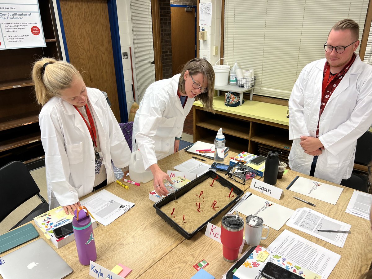 jag_science's tweet photo. Day 1 with some fantastic teachers in ⁦@wcpsmd⁩ designing and carrying out investigations with ⁦@ArgumentDriven⁩ inquiry. These folks and their fearless leader ⁦@EllistarTara⁩ are ready to push 4th grade to amazing heights! 🤩 https://t.co/veCno6DPap