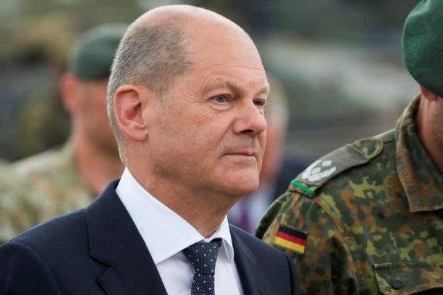 visegrad24's tweet photo. Stop Scholzing around Germany! 

It’s time for a no-confidence vote against the chancellor and a new government consisting of the Greens, CDU and FDP.

If Scholz stays in power, it will take decades to rebuild Germany’s reputation in the EU! https://t.co/dmzIKypxCZ