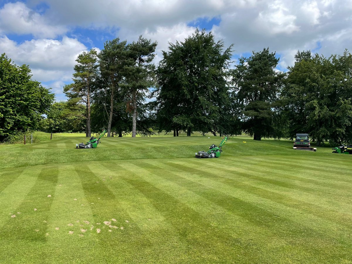 poshjohn's tweet photo. Boys smashing it again as we build up to @TheOpen qualifying @MinchGolfClub. @liamgreig7 and @Jhammond27 out hand mowing tees for the first time and big thanks to @AlexJonesTAG for the extra machinery support this week. #teamworkmakesthedreamwork https://t.co/ATCLkWY9UQ