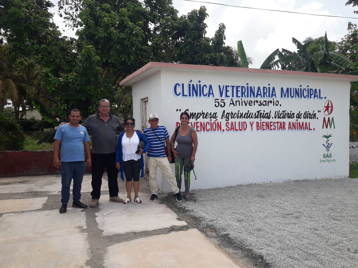 Edeyvis2's tweet photo. 55 Aniversario de la Empresa Agroindustrial Victoria de Girón se culmina la clínica Veterinaria en la UEB Atención al Hombre quiénes son responsablede garantizar los servicios que prestará al pueblo #JagueyEnVictoria #citricultores @SunyGarca1 @DiazCanelB @SuselyMorfaG https://t.co/nZF5uCW986