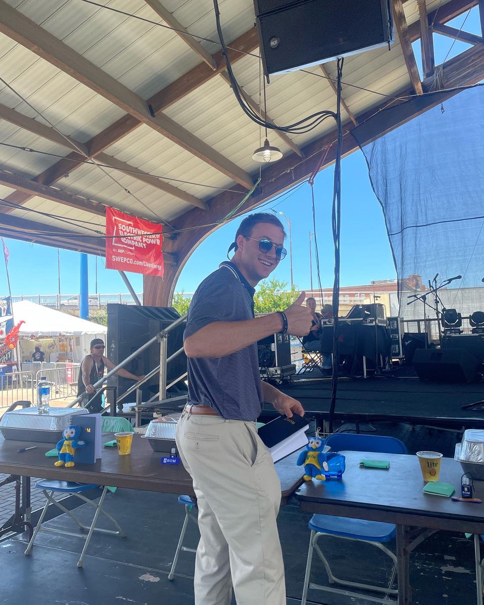 BOMest1903's tweet photo. BOM was the VIP Crawfish Eating Contest sponsor for this years Mudbug Madness! We always love taking part in this event and our staff has a wonderful time volunteering at the contest too. #bomgivesback #mudbugmadness https://t.co/DLfvTuvrky