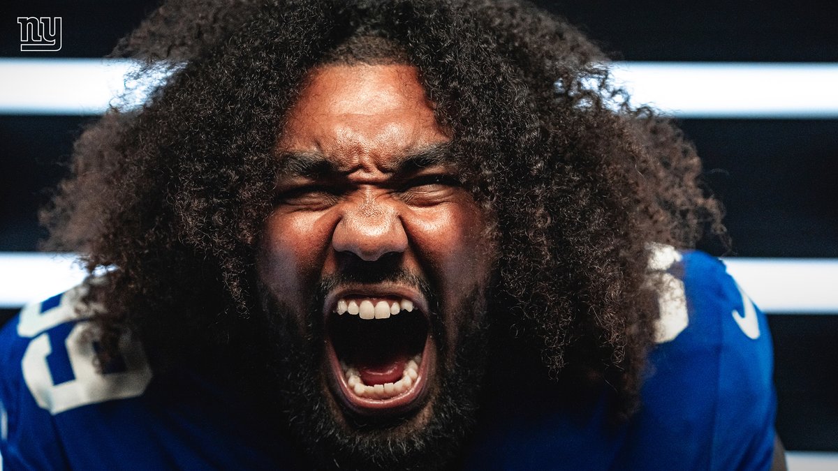 Giants's tweet photo. BRING THE ENERGY 🔌🔋 https://t.co/AFM271bWJn
