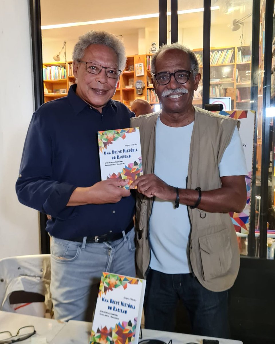 FiloFilho's tweet photo. Prestigiando o amigo Jacques d’Adesky que lançou seu livro "Uma breve História do Racismo. Intolerância, Genocídio e Crimes contra a Humanidade". https://t.co/EIdf1cK9zH