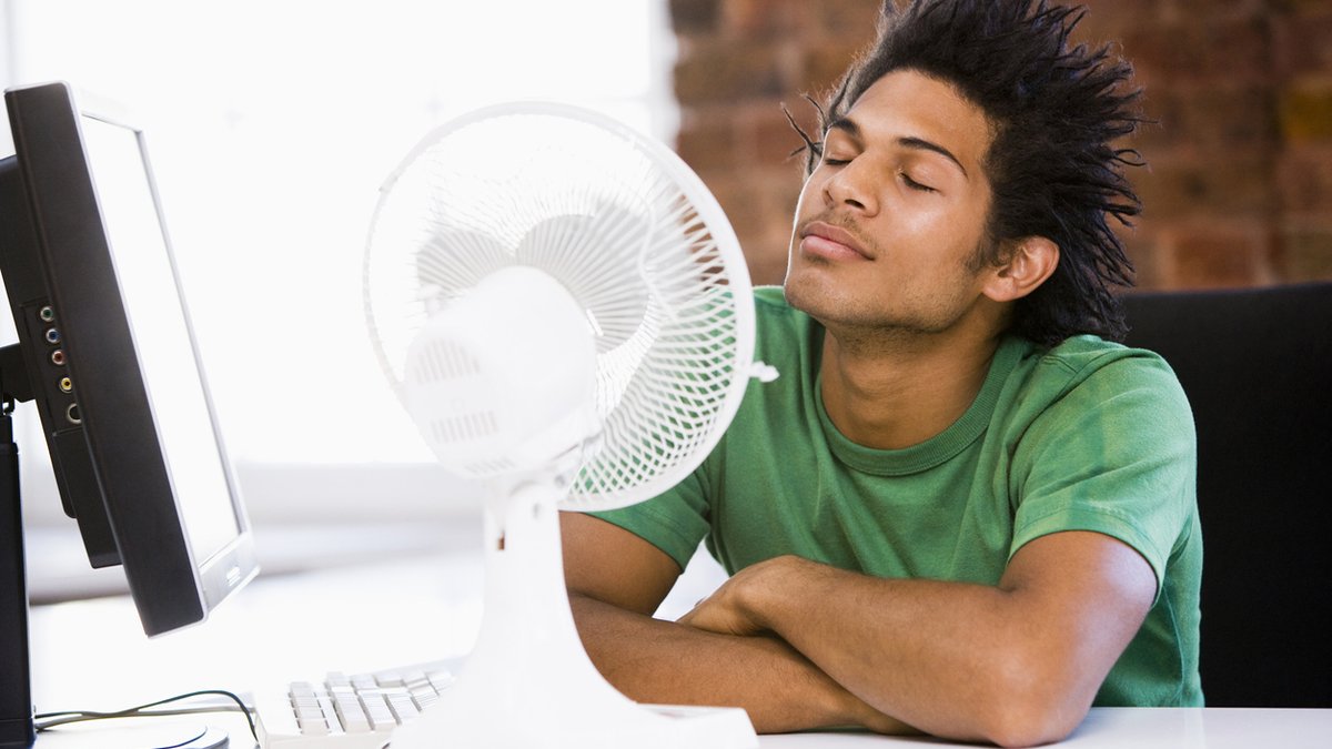 GRCorps's tweet photo. Tips to #ConserveEnergy on peak demand days:
-Dress cool to save on A/C costs.
-Use a fan to supplement A/C. Turn it off in empty rooms. 
-Avoid placing lamps or TVs near your thermostat. They generate heat, so your thermostat may run more. 
For more tips: https://t.co/mOrYNP5Gzr https://t.co/iAPhbLoAdb