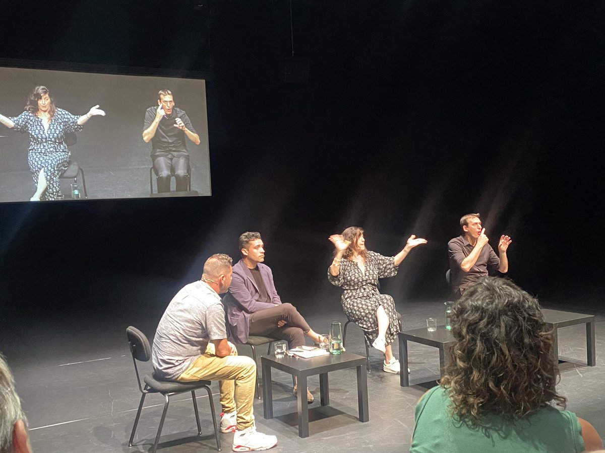 peixco's tweet photo. “El lenguaje de signos es un idioma en tres dimensiones” #mouette #muette #EmmanuelleLaborit @teatrelliure #escoladepensament Gracias @a_llado por tanta voz y palabras articuladas con el cuerpo. #silencio #teatro https://t.co/3Jemj8c89x
