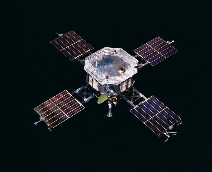 illustration of Mariner 5 spacecraft spacecraft against an all black background.