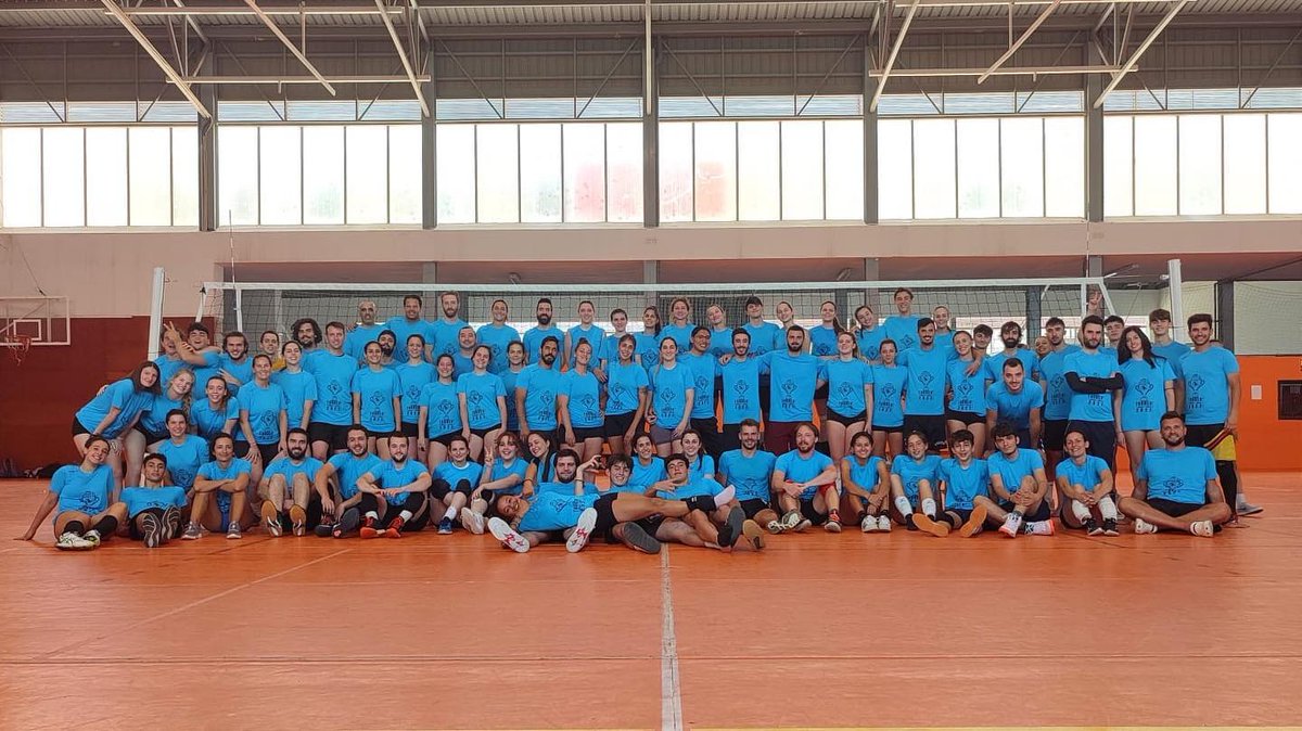 🙋🏻‍♂️🙋‍♀️ 🏐 El CV Paterna-Liceo nos hace llegar esta imagen del Torneo Mixto que disputaron más de 80 jugador@s durante casi 10 horas y que puso el punto y final a una gran temporada. 

🙌 ¡A recargar pilas para volver con más fuerza y más ganas de vóley!